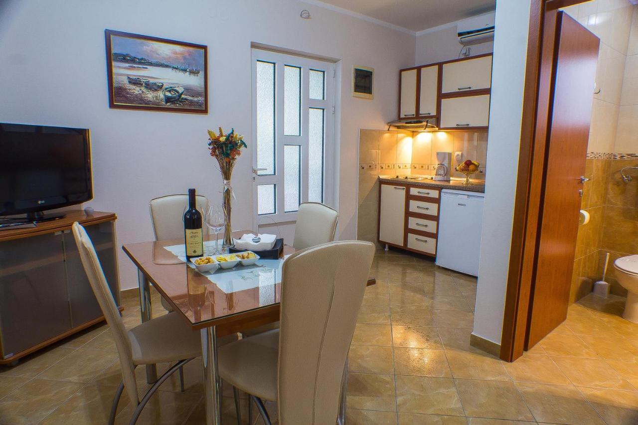 Dmm Apartments Tivat Ngoại thất bức ảnh