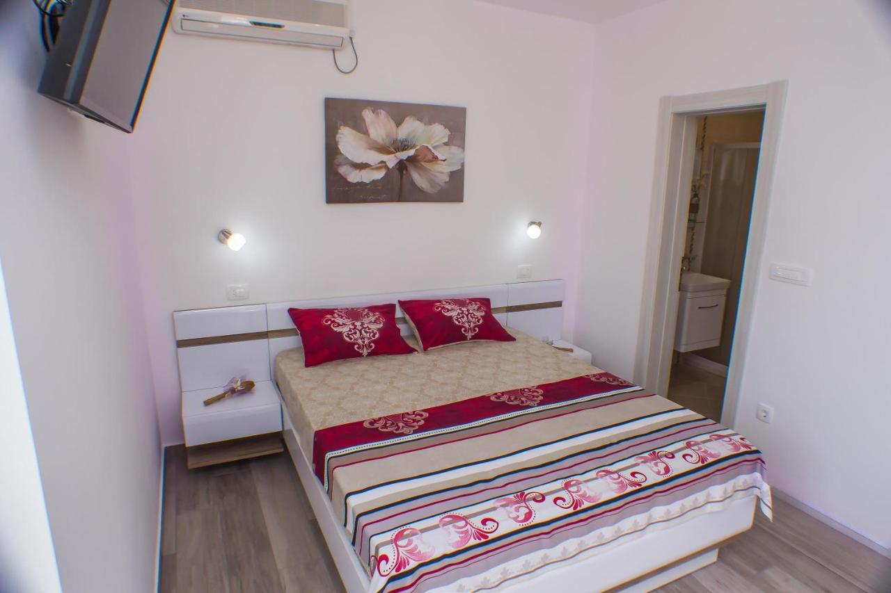 Dmm Apartments Tivat Ngoại thất bức ảnh