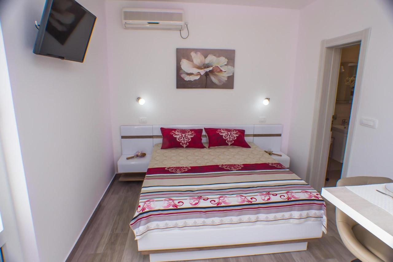 Dmm Apartments Tivat Ngoại thất bức ảnh
