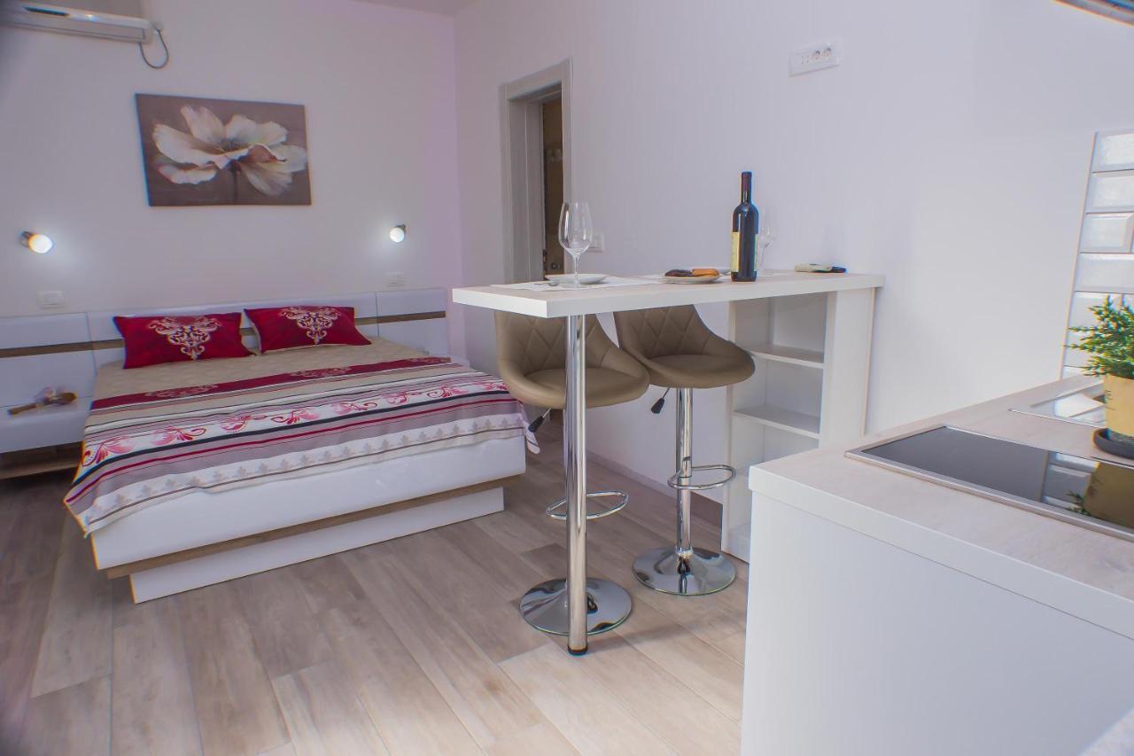 Dmm Apartments Tivat Ngoại thất bức ảnh