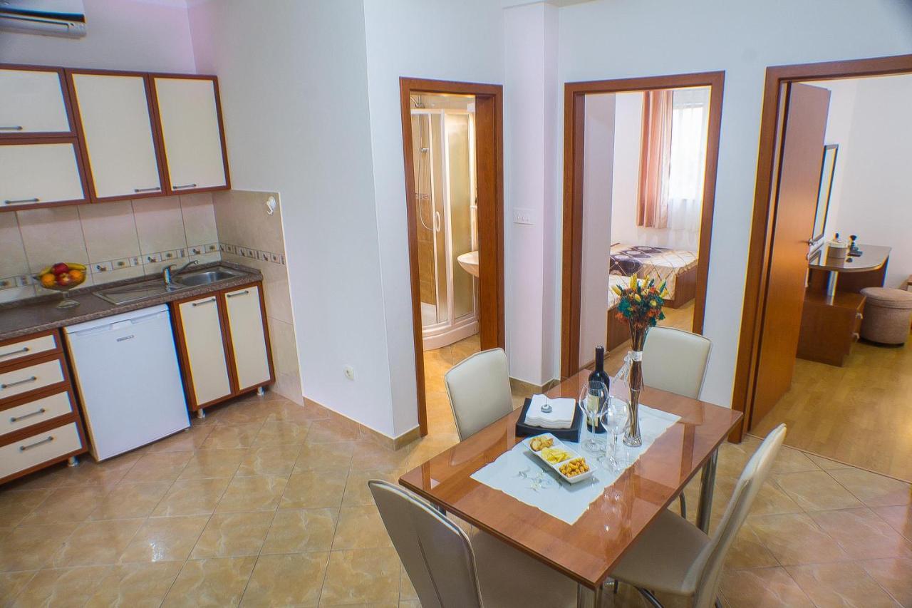 Dmm Apartments Tivat Ngoại thất bức ảnh